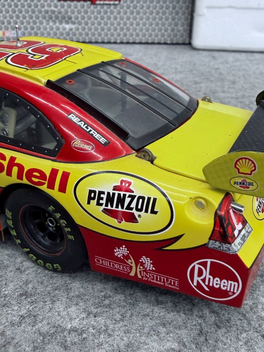 2010 CFS Champion Kevin Harvick #29 Shell Pennzoil 1/24 NASCAR Diecast Chevrolet - Picture 6 of 16